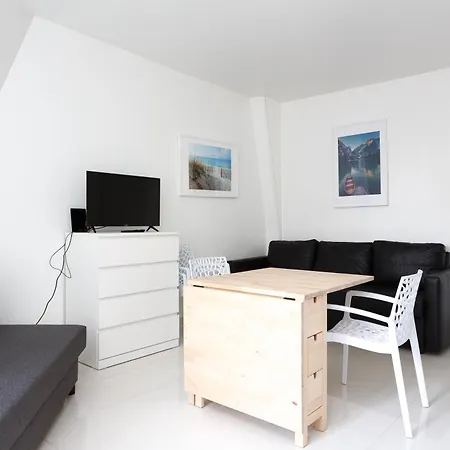 Appartement Rer F2 2eme Gauche